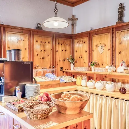 Guest house Weirather Imst