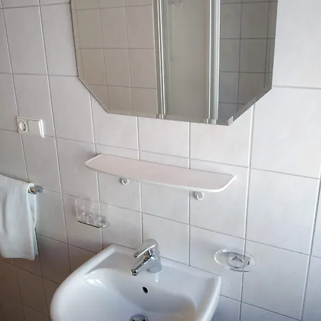 Weirather Konukevi *