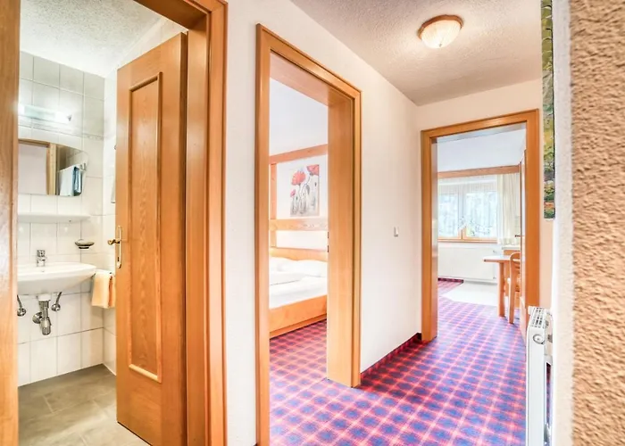 Weirather Guest house *