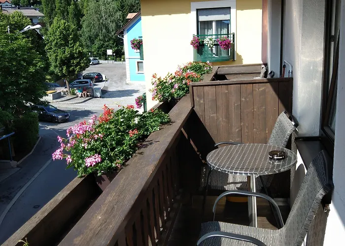 Weirather Guest house *